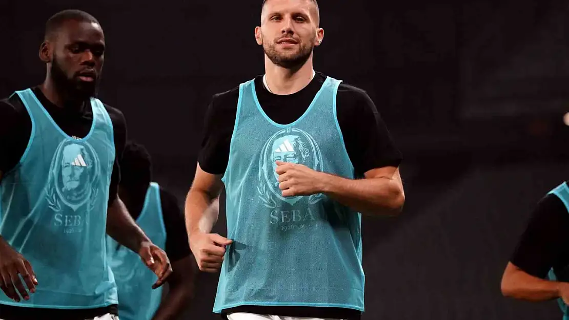 Ante Rebic ile yollar ayrıldı