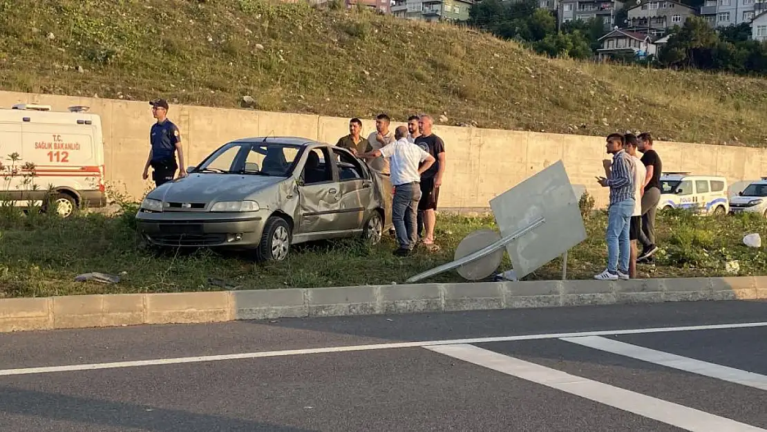 Araç taklalar attı, 4 kişi yaralandı