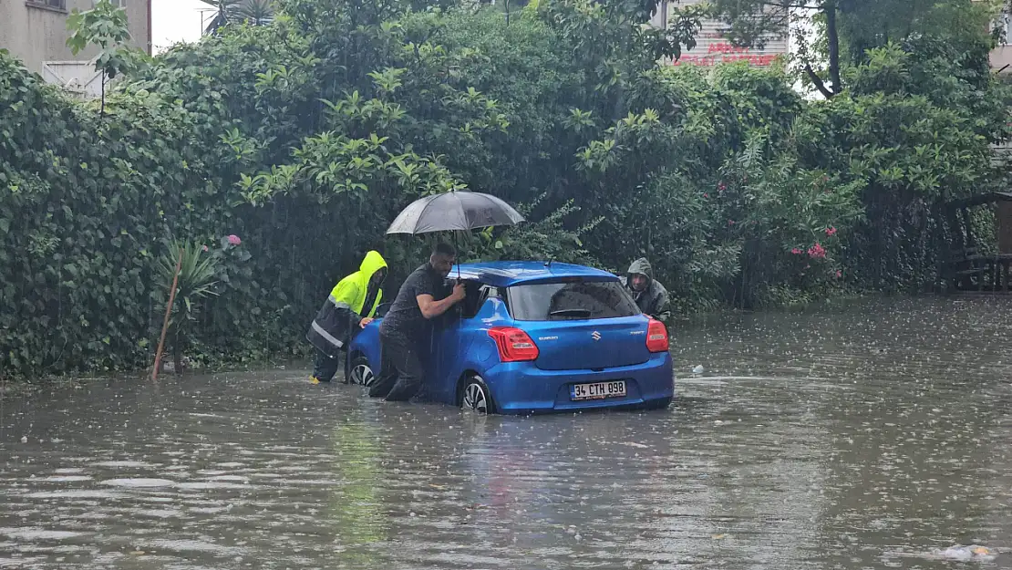 Artvin Arhavi'de sağanak yağış felakete neden oldu