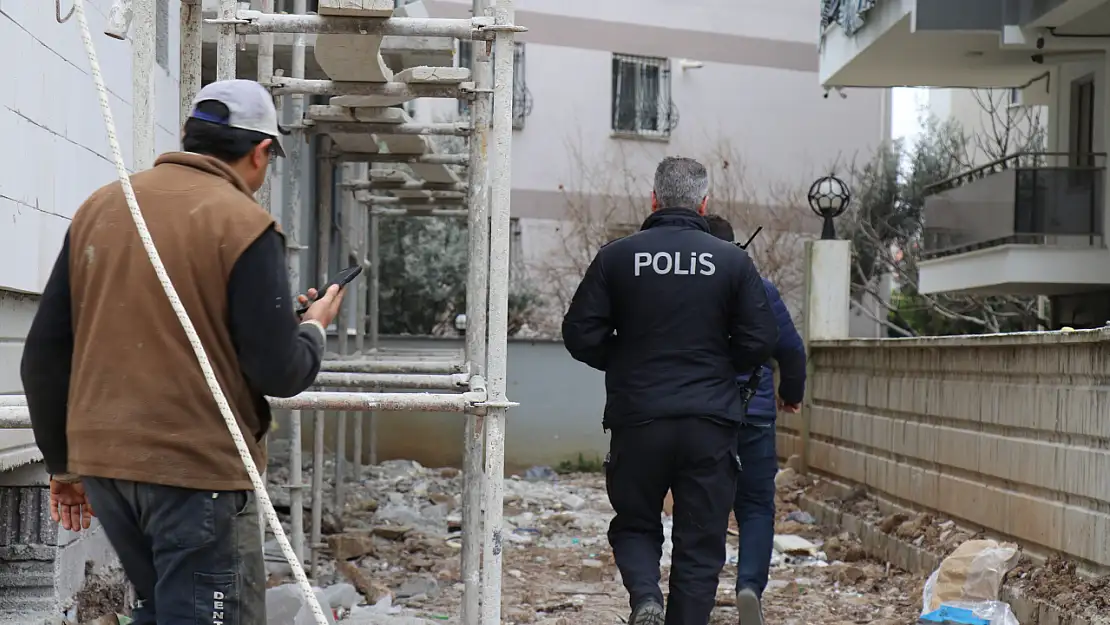 Asansör boşluğuna düşen işçi ağır yaralandı