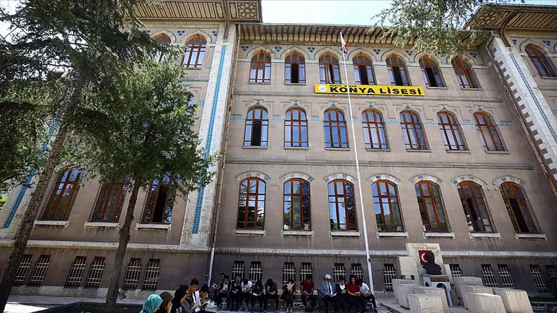 Asırlık eğitim çınarı: Konya Lisesi