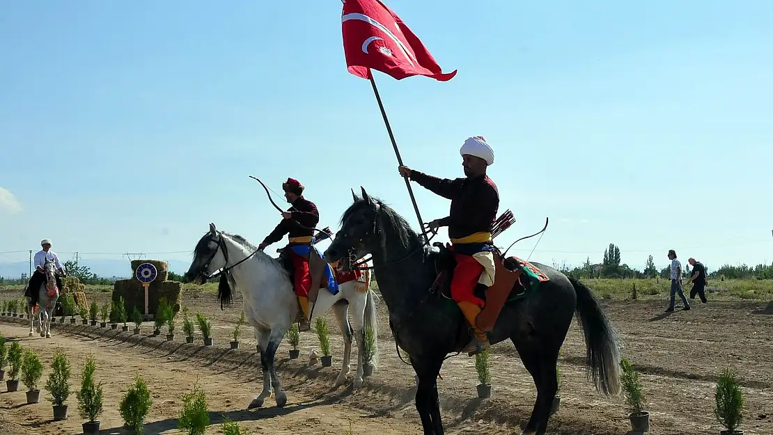 Atlı Okçuluk Doğu Grubu çeyrek final müsabakaları Akşehir'de başladı