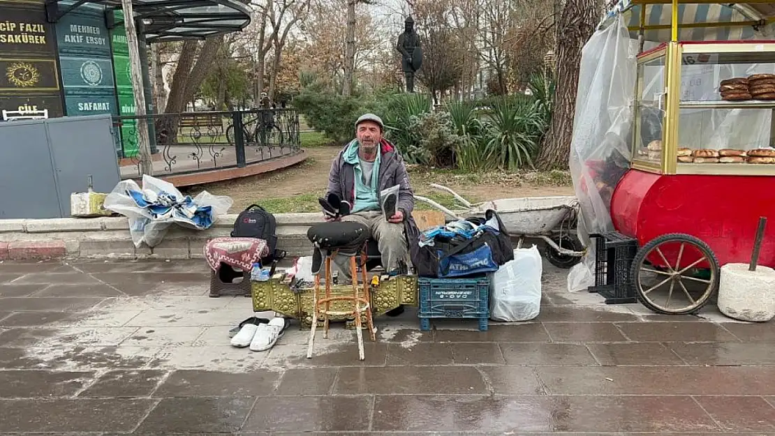 Ayakkabı boyadı: Ev sahibi oldu, çocuklarını okuttu!