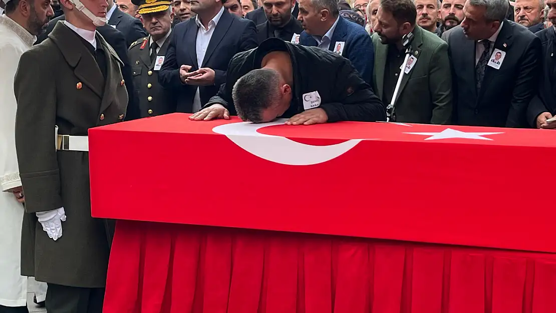 Babadan şehit evladına son veda