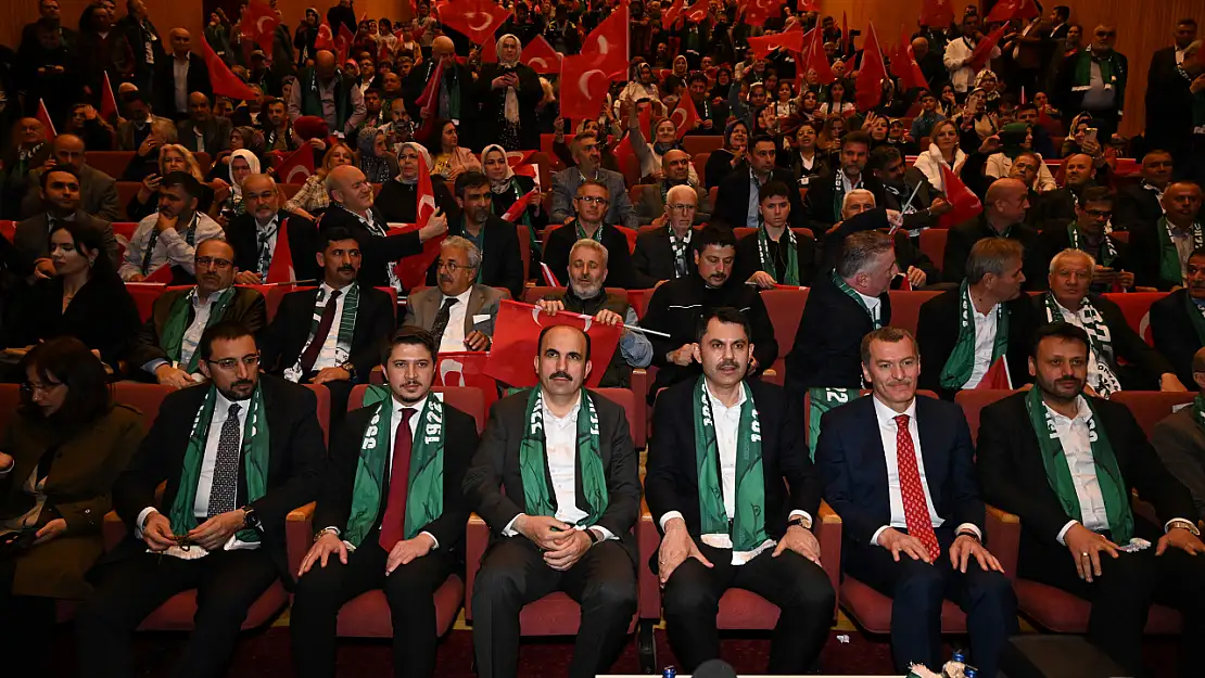 Bakan Kurum İstanbul'da Konyalılarla Buluştu