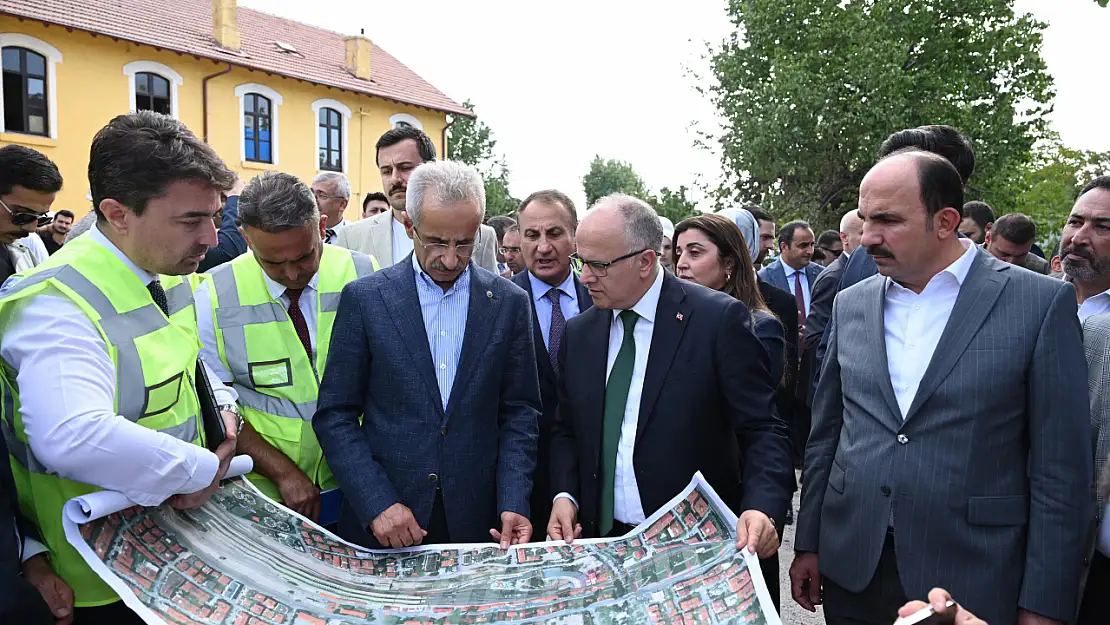 Bakan Uraloğlu BANLİYÖ hattındaki çalışmaları inceledi