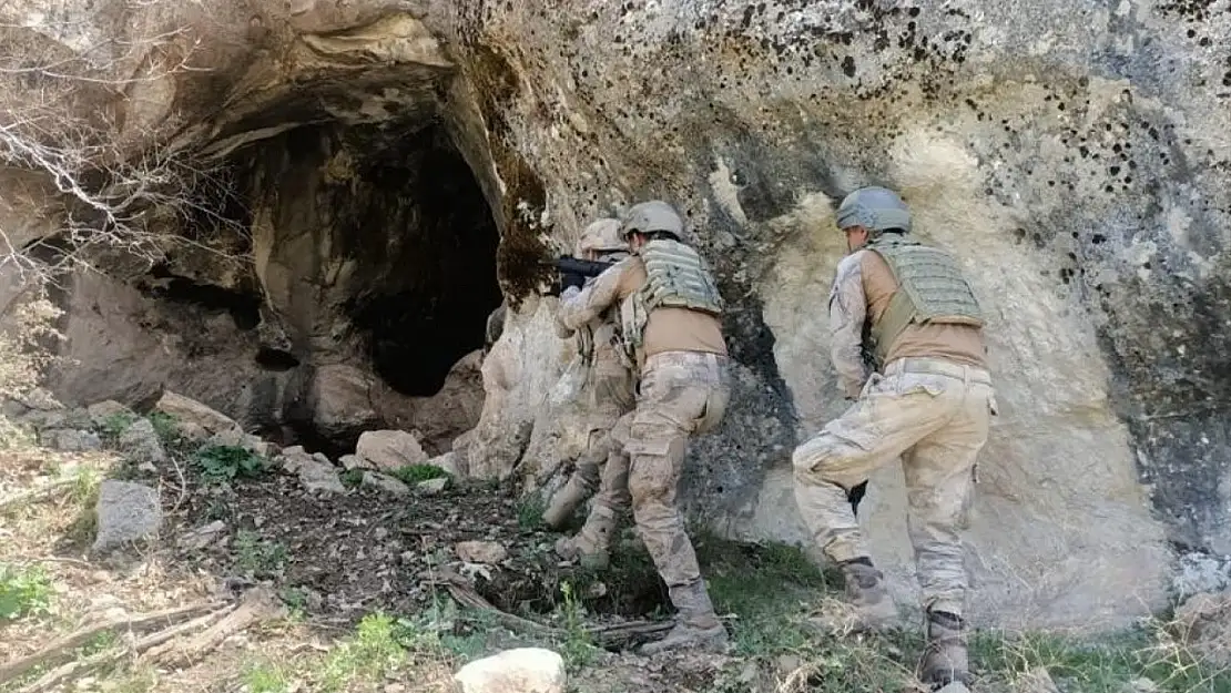 Bakan Yerlikaya, '709 adet mağara, sığınak ve deponun imha edildi'