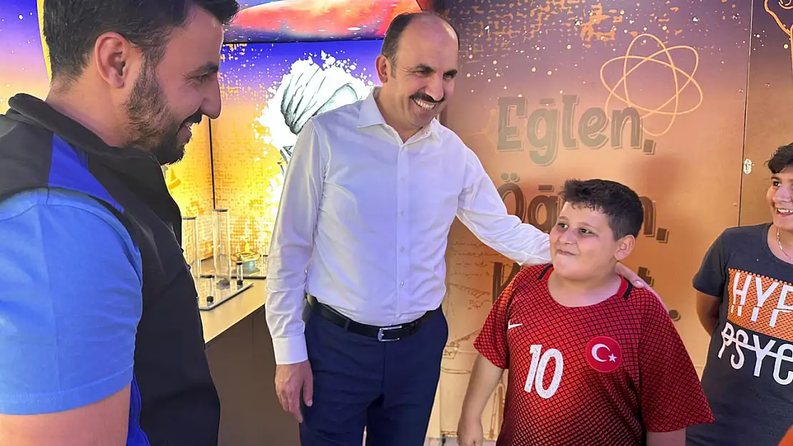 Başkan Altay: 'Yeni bilim tırımız çocuklara bilim sevgisi aşılıyor'