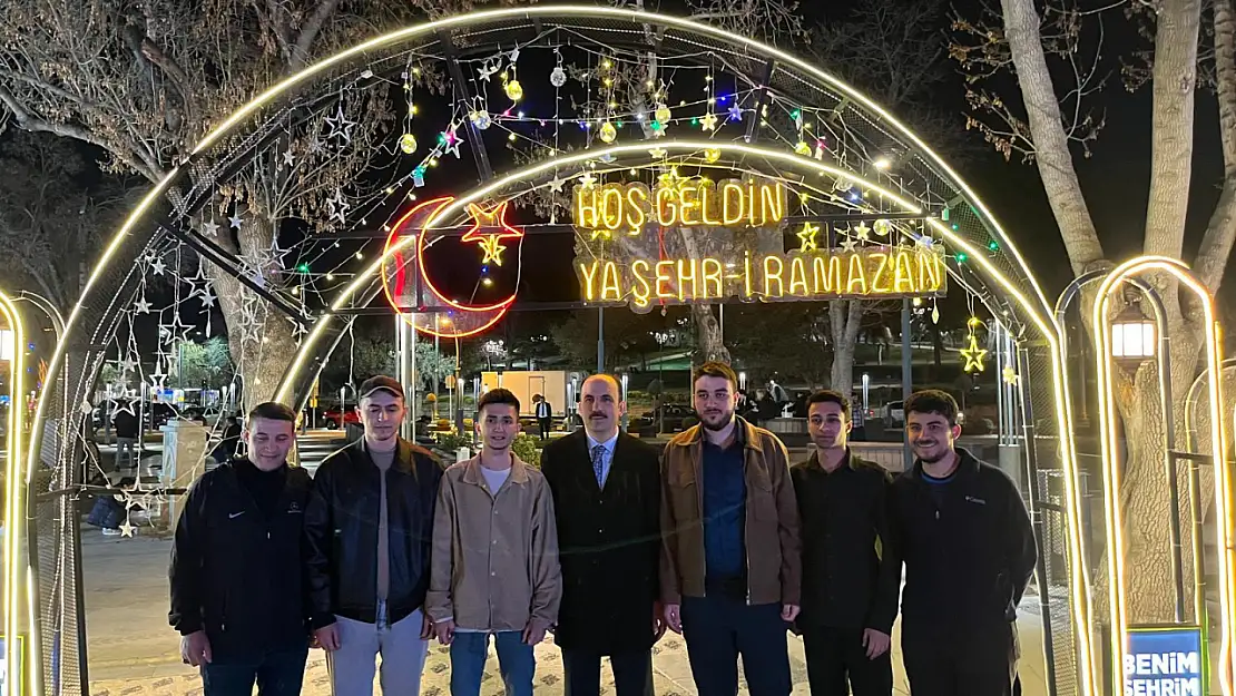 Başkan Altay, teravih namazı sonrası vatandaşlarla bir araya geldi