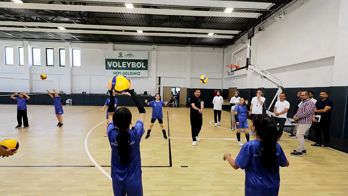 Başkan Kılca Yaz Spor Okulları'nı ziyaret etti