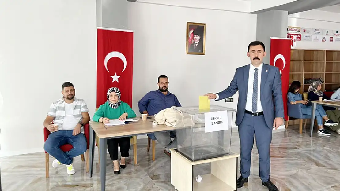 Başkan Mesut Koçak güven tazeledi