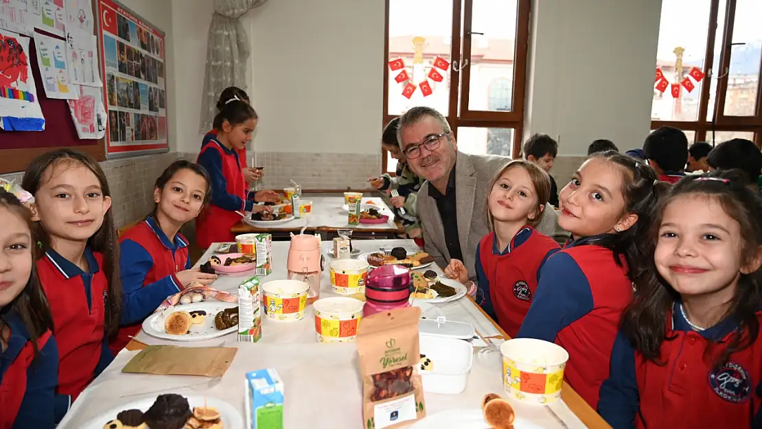 Başkan Ustaoğlu öğrencilerle Yerli Malı Haftası'nı kutladı