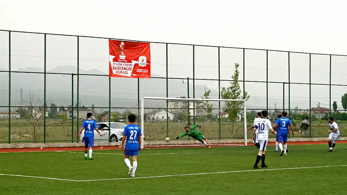 Başkanlık kupası futbol turnuvasında heyecan başladı