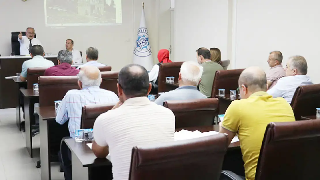 Bayındır, Büyükşehir Yasasını eleştirdi