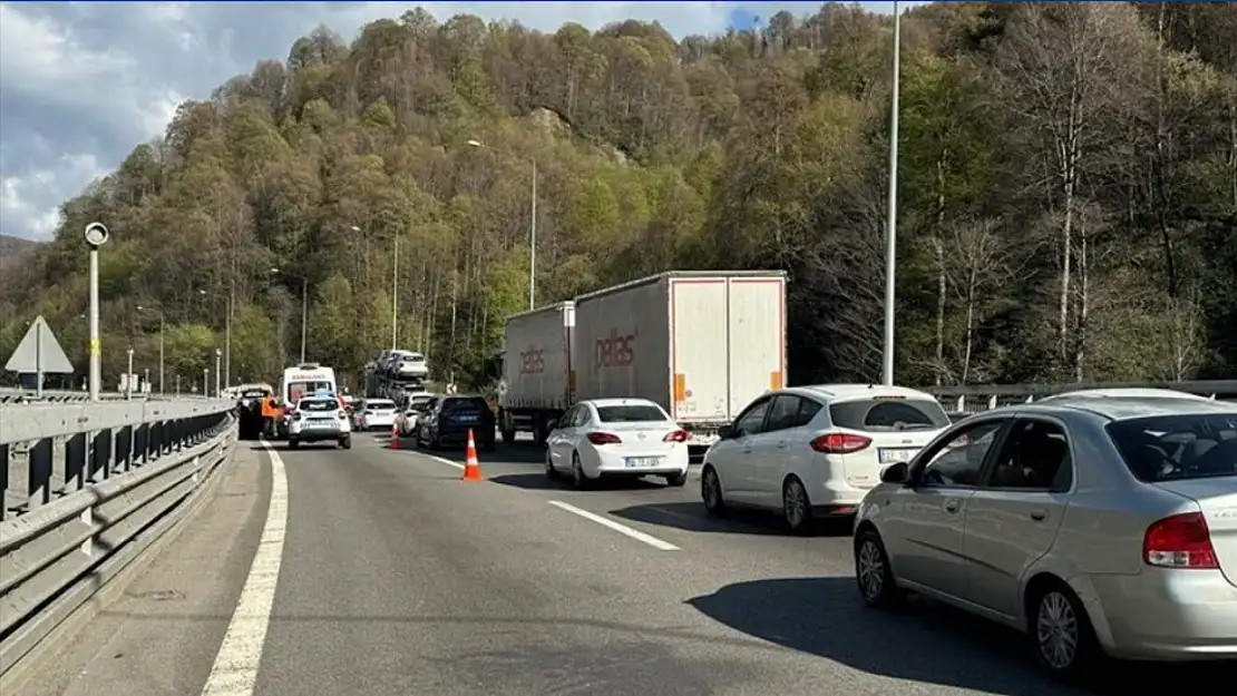 Bayram tatilinin ilk 2 gününde 12 kişi trafik kazasında hayatını kaybetti