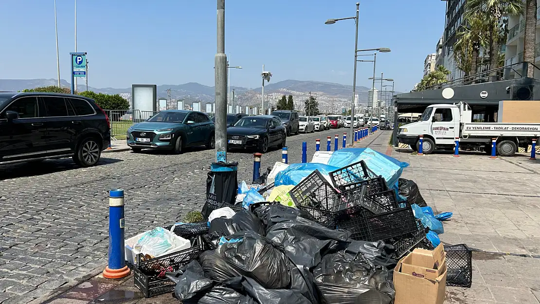 Belediye işçileri iş bıraktı, sokak çöpten geçilmedi