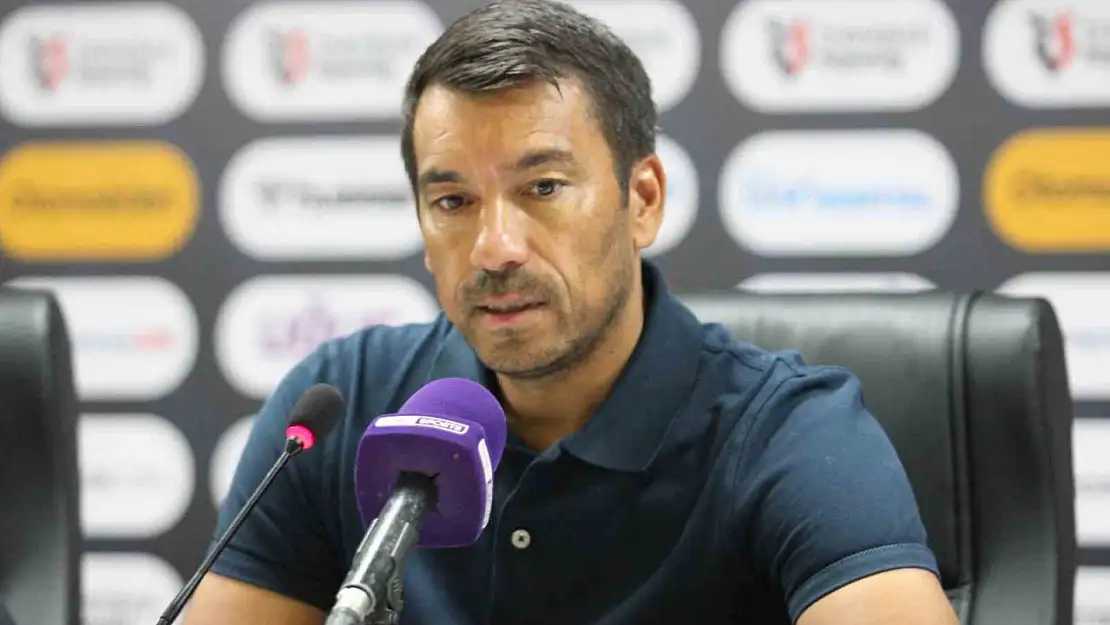 Beşiktaş Teknik Direktörü Van Bronckhorst: Önemli olan kazanmaktı