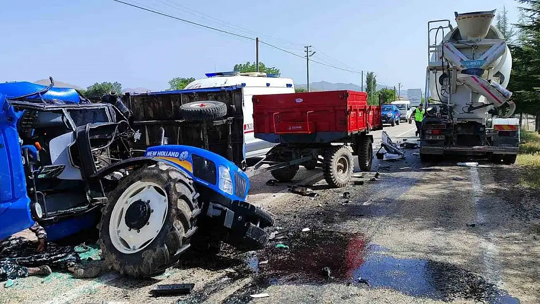 Beton mikseri ile traktör çarpıştı: 3 yaralı