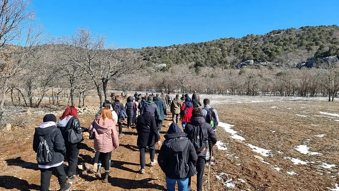 Beyşehir'de doğa yürüyüşü ve kuş gözlem etkinliği yapıldı