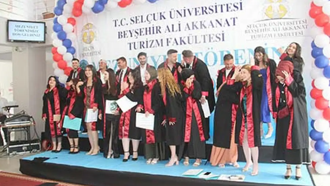 Beyşehir'de Turizm Fakültesi'nde mezuniyet coşkusu!