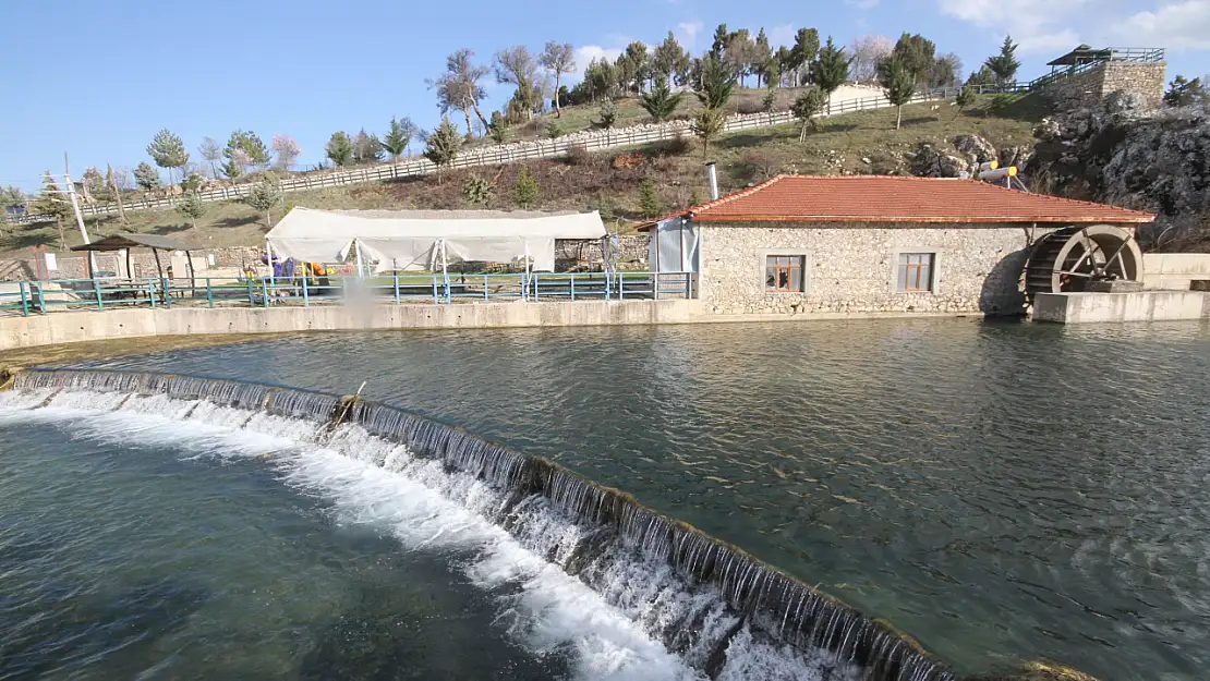 Beyşehir göletleri yağışlarla can buldu