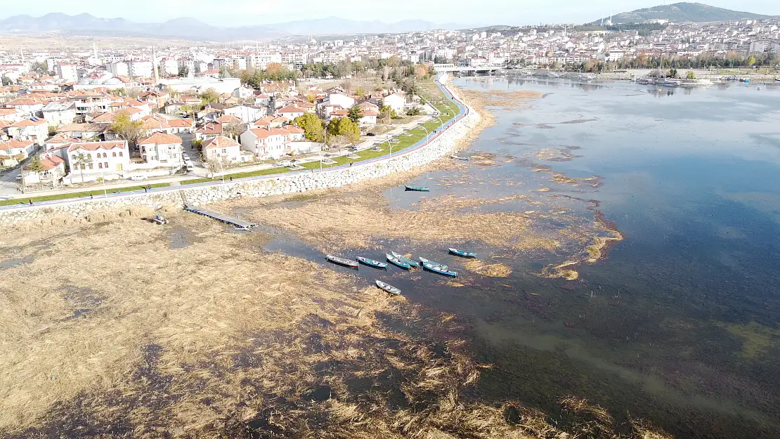 Beyşehir Gölü kıyıları çekiliyor