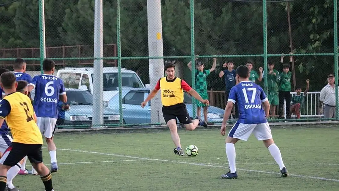 Beyşehir'de gençler arası futbol turnuvası başladı