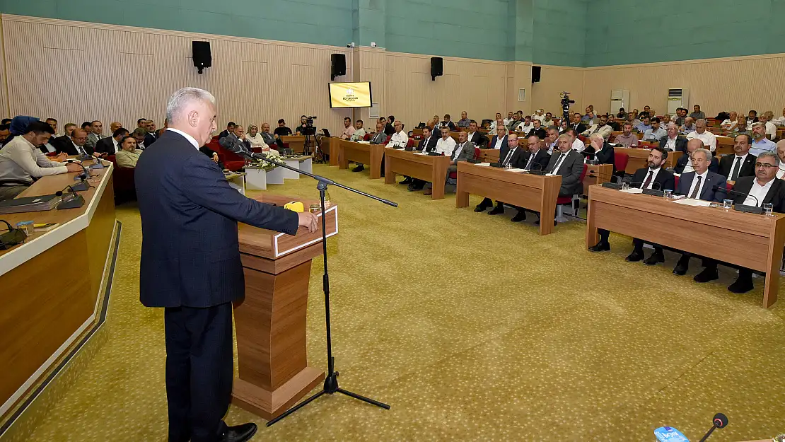 Binali Yıldırım Konya Büyükşehir Belediye Meclisi toplantısına katıldı