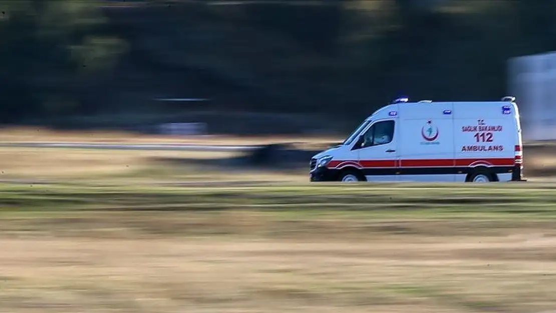 Bingöl'de yolcu otobüsü devrildi: 12 yaralı