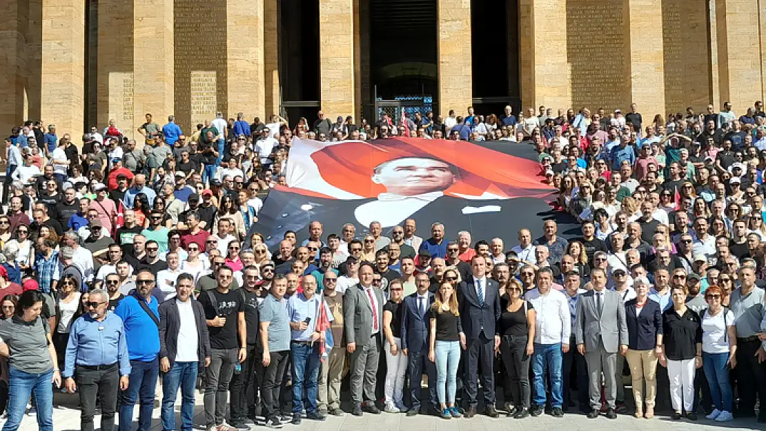 Binlerce öğretmen, Öğretmenlik Meslek Kanunu'nun geri çekilmesini istiyor