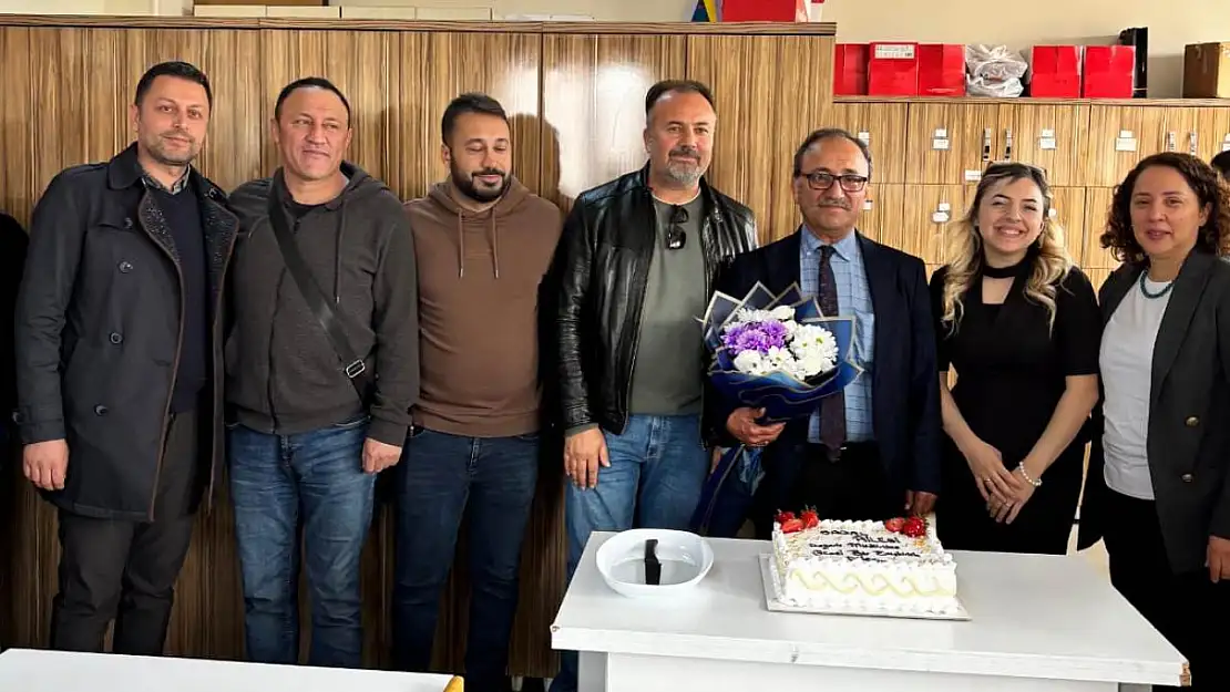 Bir yanda alkış bir yanda gözyaşı