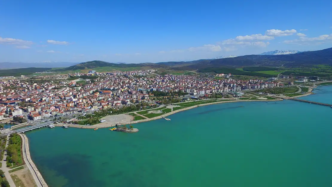 Bisiklet tutkunu Fransız çift, Beyşehir'e ulaştı