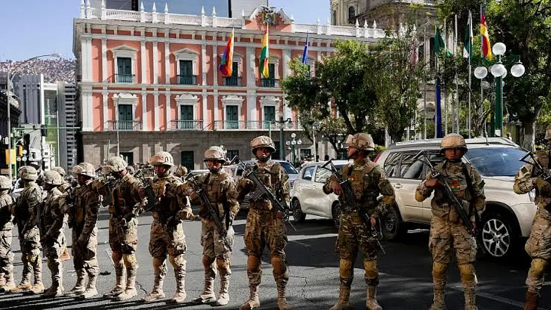 Bolivya'da darbe girişimi: Asker sokakta