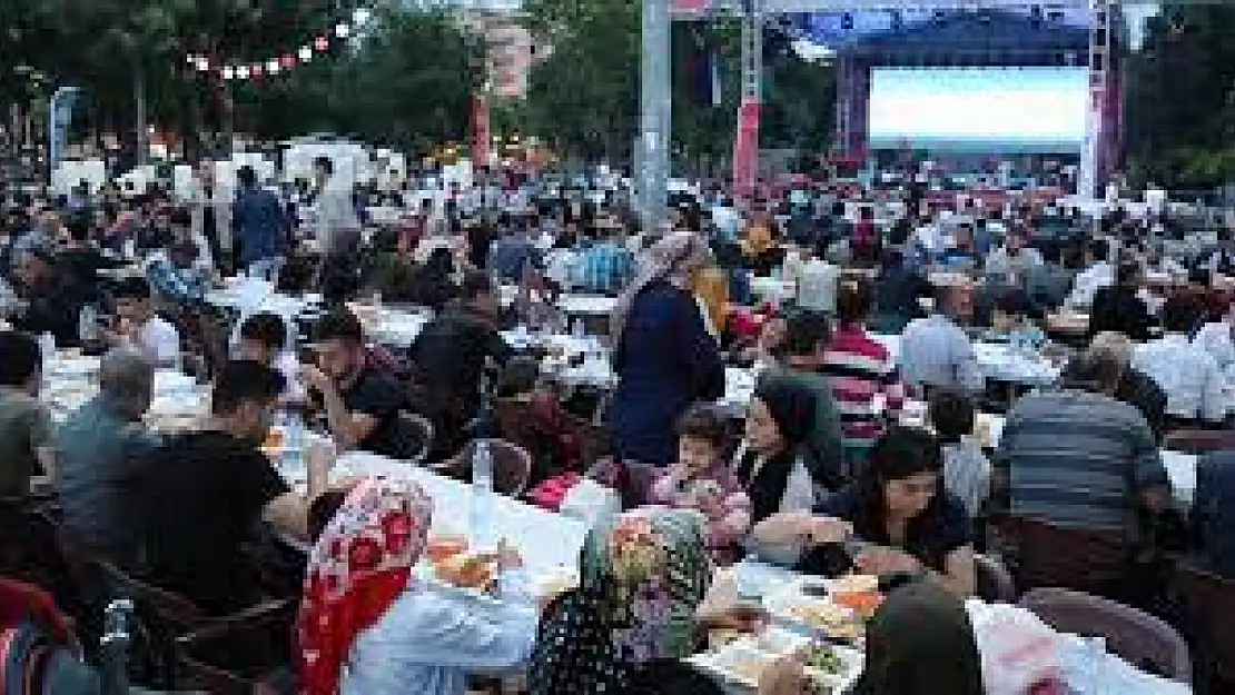 Bozkırlılar Vakfı ilçede iftar programı gerçekleştirdi