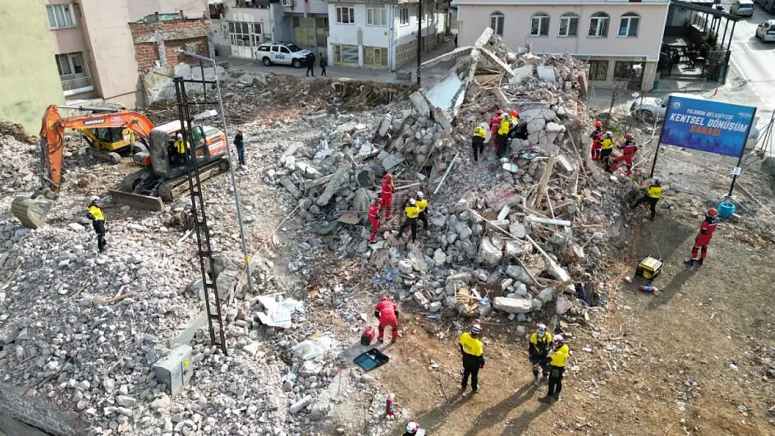 Bursa'da 7 ekibin katıldığı deprem tatbikatı gerçekleştirildi