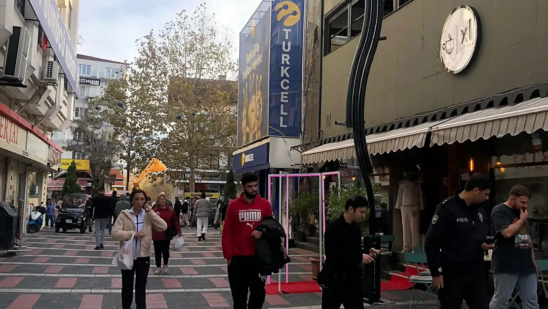 'Çakmağım yok' cevabını alınca cinnete girdi: Havaya ateş açmaya başladı!