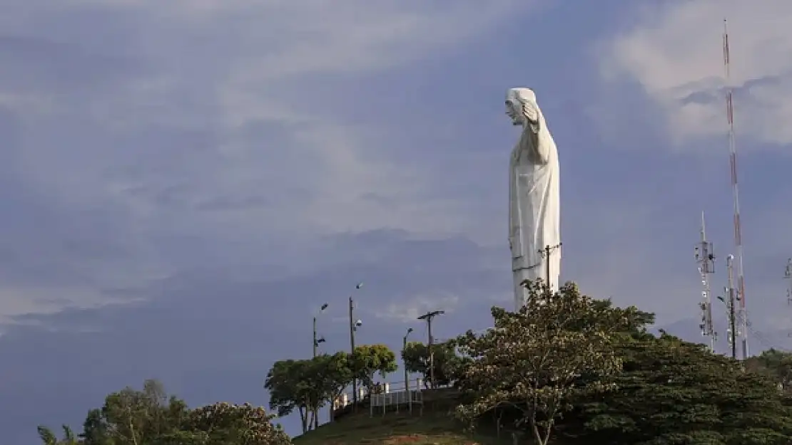 Cali Cristo Rey Heykeli: Kolombiya'nın İkonik Anıtı ve Turistik Cazibe Merkezi