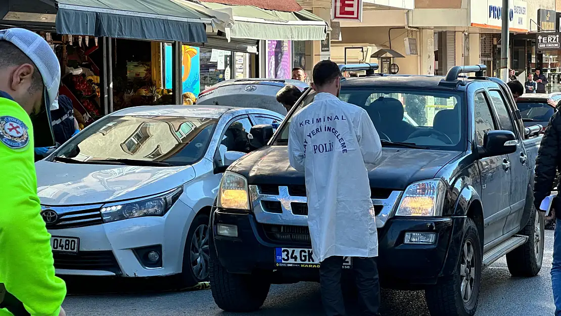 Çekiçle polisin kafasına vurdu, oğlu ise ateş etti