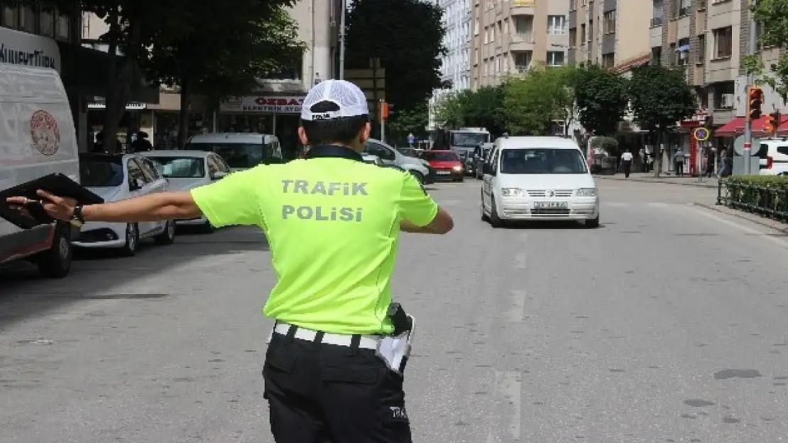 'Cenazeden geliyorum' diyen şahıs alkollü çıktı