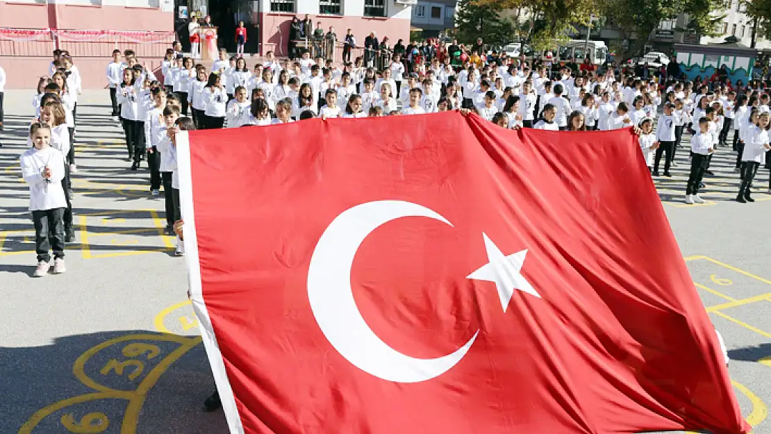 Cengiz Topel İlkokulu'nda Bayram Coşkusu