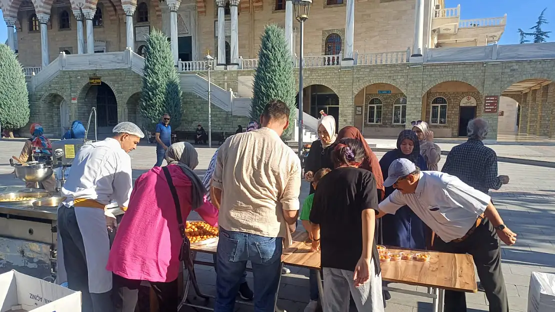 Cevdet Yıldız anısına lokma dağıtıldı