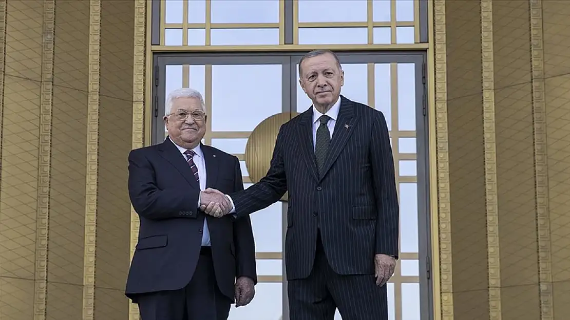 Cumhurbaşkanı Erdoğan Mahmud Abbas'ı karşıladı