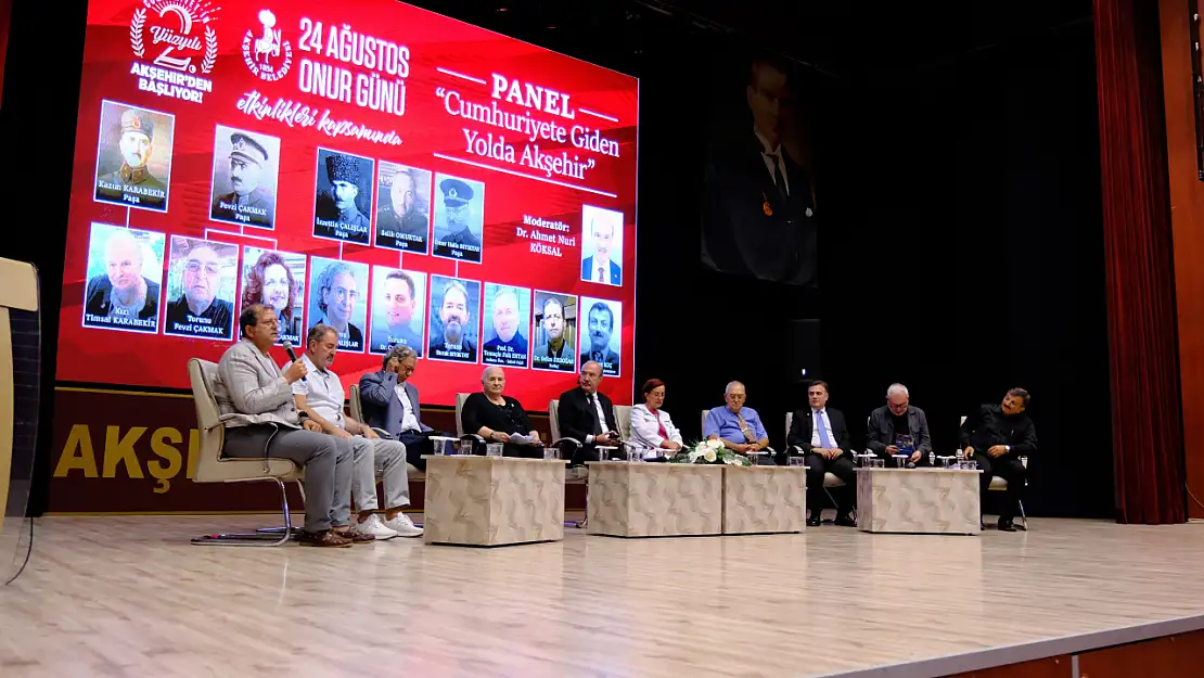 Cumhuriyete giden yolda Akşehir paneli yoğun katılımla gerçekleşti