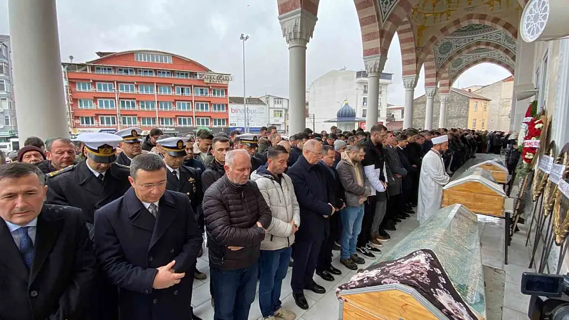 Dede ile torunu aynı günde öldü, aile yasa boğuldu