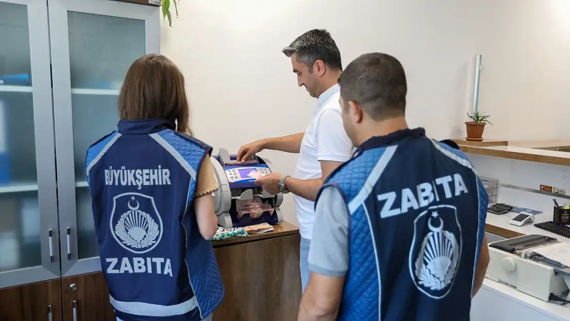 Dilencinin üzerinden çıkan para şaşırttı: 75 bin 950 lira