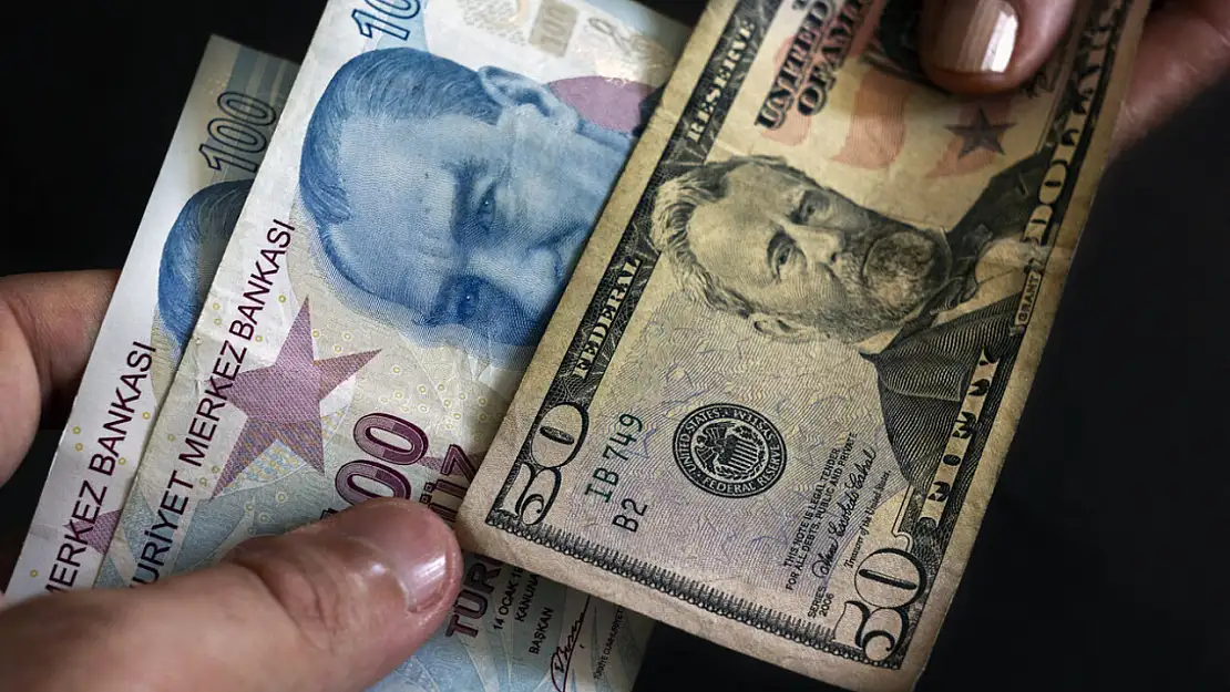 Dolarda beklenmedik kur: Hükümet çıkacağı rekor seviyeyi paylaştı