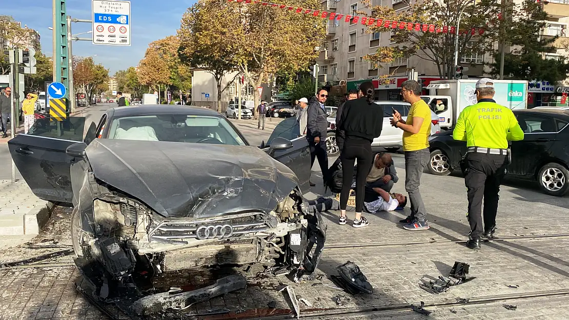 Konya'da dönüş yasağı olan kavşakta kaza meydana geldi!