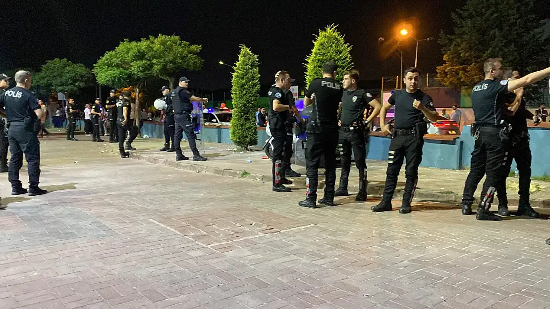 Düğünde 'Hep siz mi oynayacaksınız' kavgası 25 gözaltı