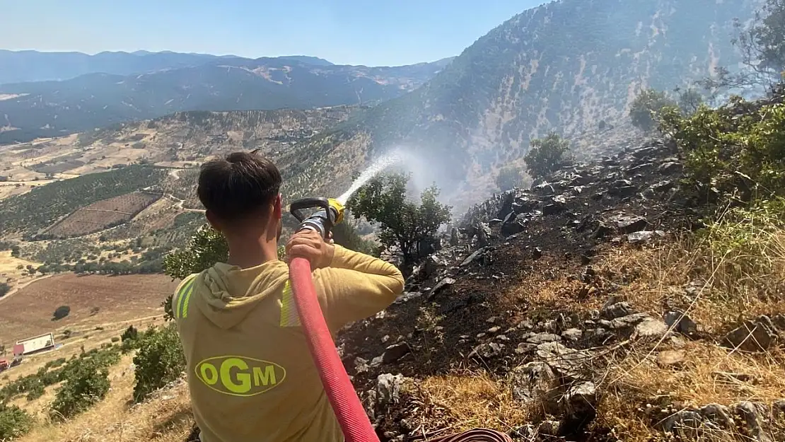 Dün sabah başlayan orman yangınına müdahele sürüyor