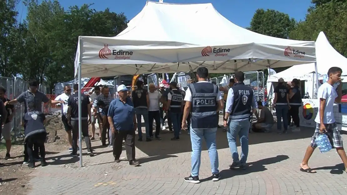 Edirne'de devam eden Kırkpınar yağlı güreşlerinde güvenlik had safhada